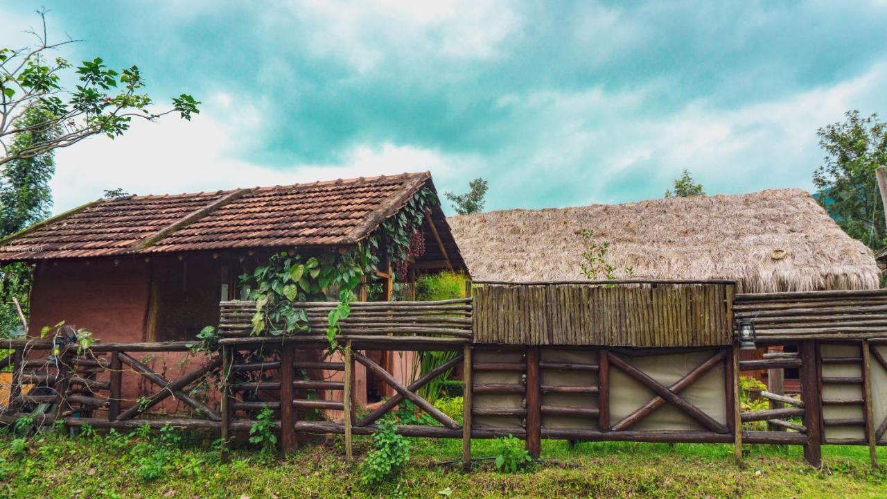 Deshadan Eco Valley Resort - An Eco Friendly Mud House Kanthalloor Esterno foto