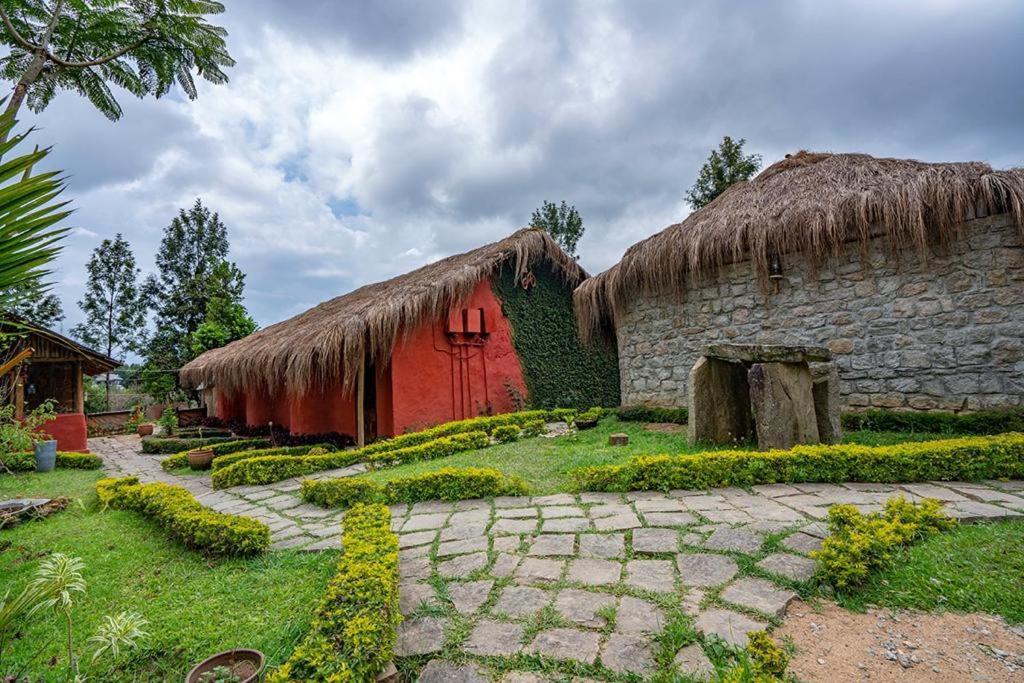 Deshadan Eco Valley Resort - An Eco Friendly Mud House Kanthalloor Esterno foto