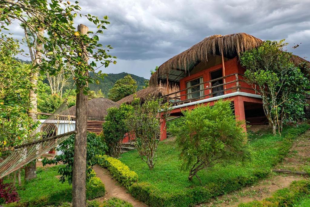Deshadan Eco Valley Resort - An Eco Friendly Mud House Kanthalloor Esterno foto