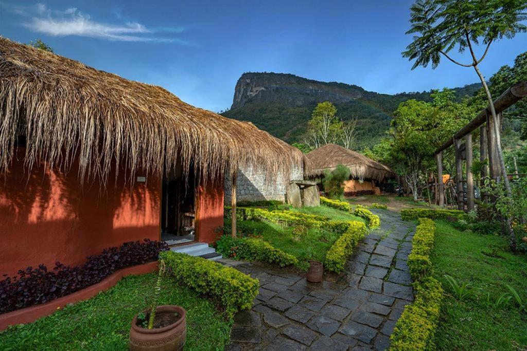 Deshadan Eco Valley Resort - An Eco Friendly Mud House Kanthalloor Esterno foto