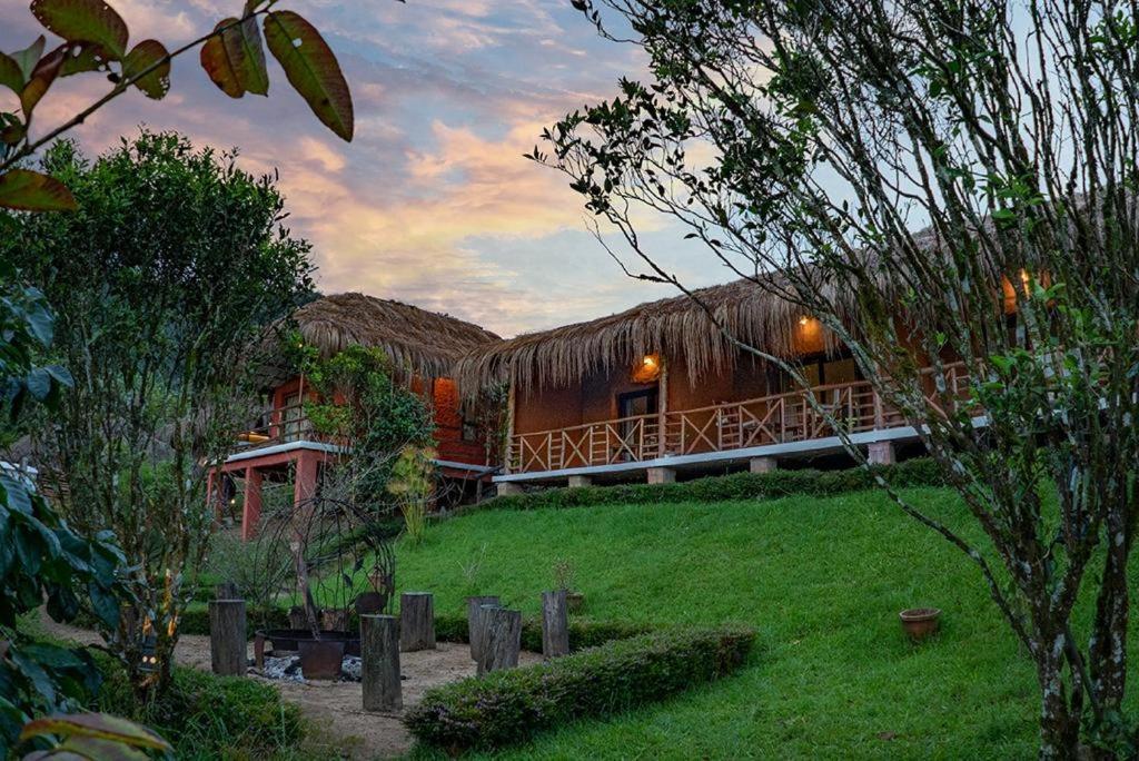 Deshadan Eco Valley Resort - An Eco Friendly Mud House Kanthalloor Esterno foto