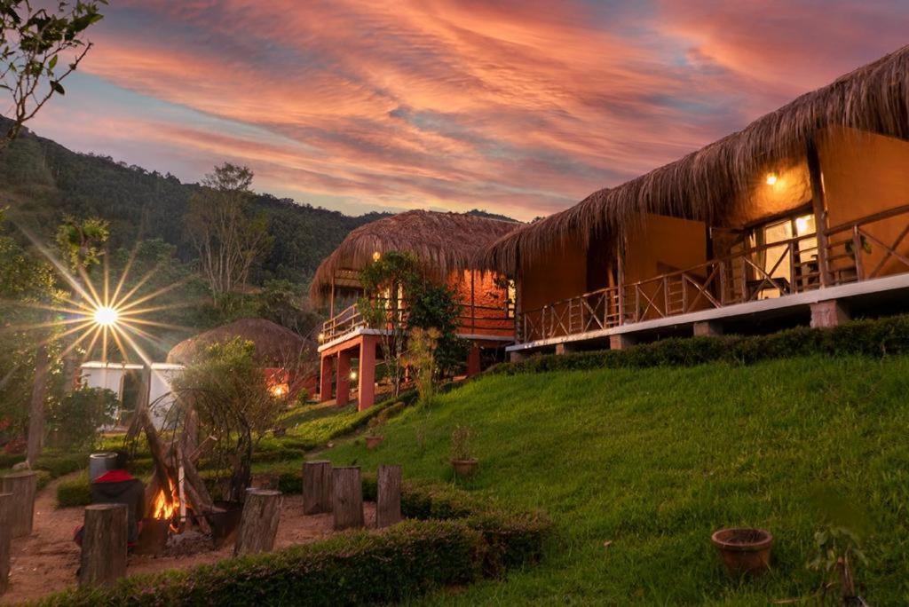 Deshadan Eco Valley Resort - An Eco Friendly Mud House Kanthalloor Esterno foto