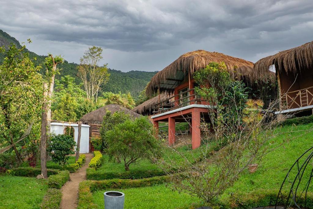 Deshadan Eco Valley Resort - An Eco Friendly Mud House Kanthalloor Esterno foto