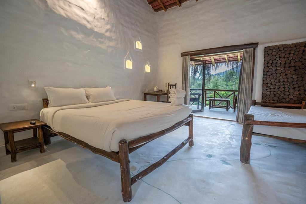 Deshadan Eco Valley Resort - An Eco Friendly Mud House Kanthalloor Esterno foto