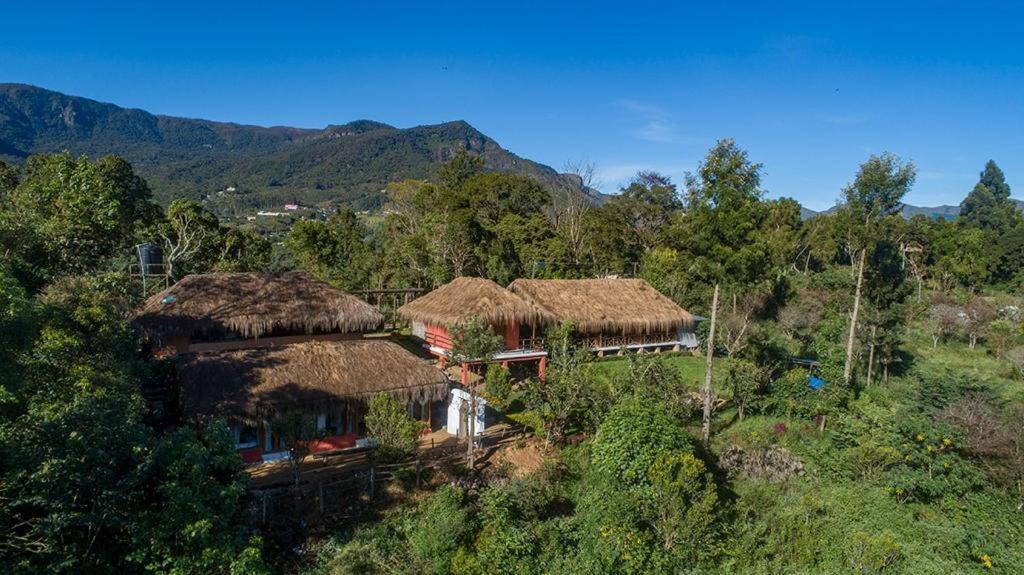 Deshadan Eco Valley Resort - An Eco Friendly Mud House Kanthalloor Esterno foto