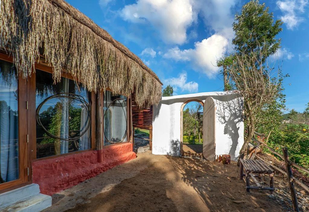 Deshadan Eco Valley Resort - An Eco Friendly Mud House Kanthalloor Esterno foto