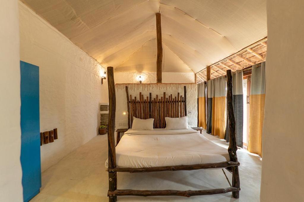 Deshadan Eco Valley Resort - An Eco Friendly Mud House Kanthalloor Esterno foto