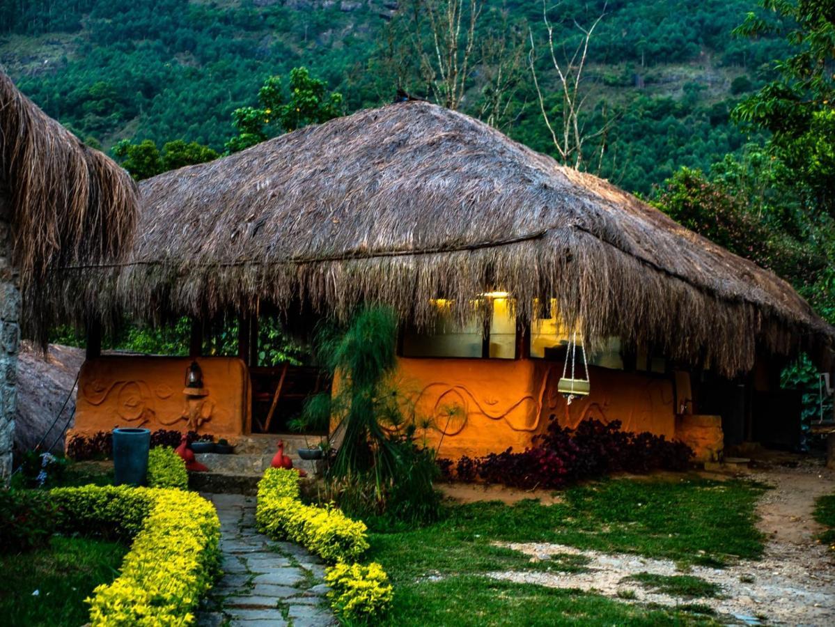 Deshadan Eco Valley Resort - An Eco Friendly Mud House Kanthalloor Esterno foto