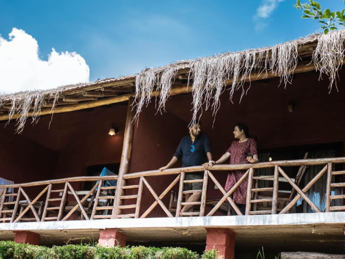Deshadan Eco Valley Resort - An Eco Friendly Mud House Kanthalloor Esterno foto